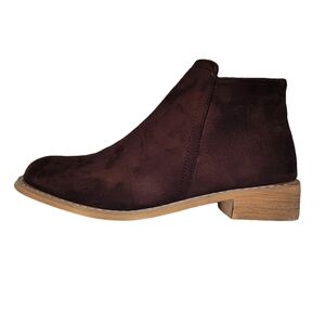 NWT SEVEN7 ANKLE BOOTS